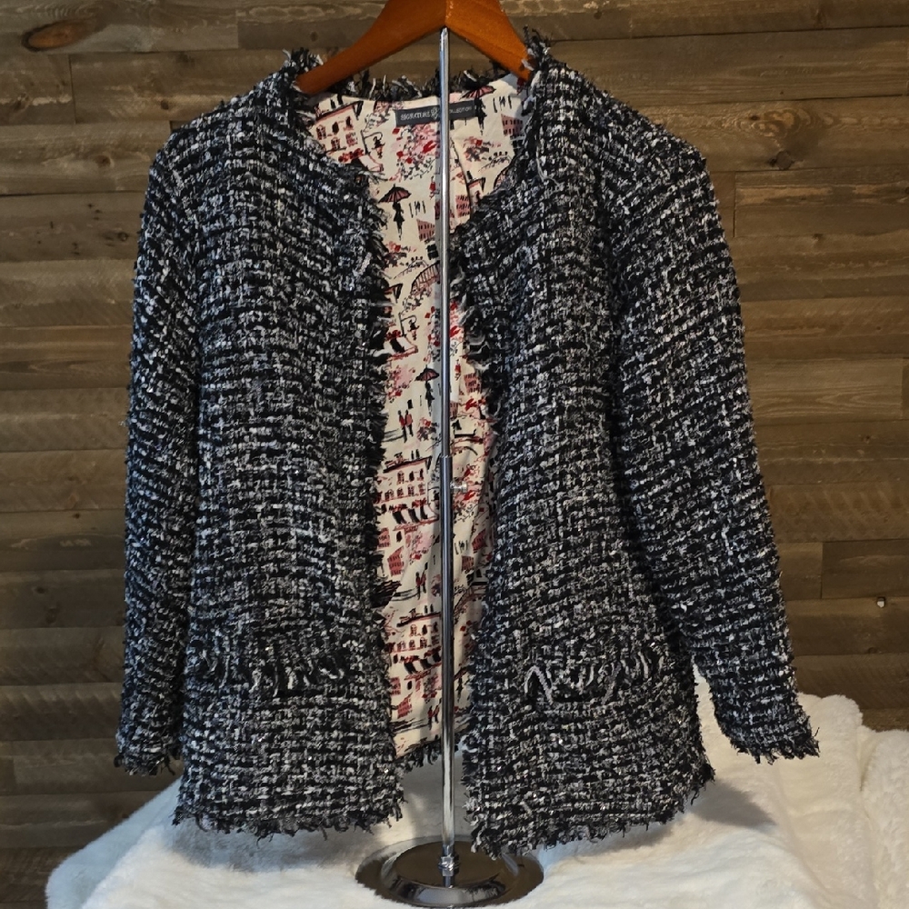 Chic Black and White Tweed Jacket (L)